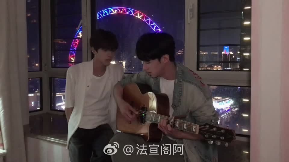喜欢你视频封面